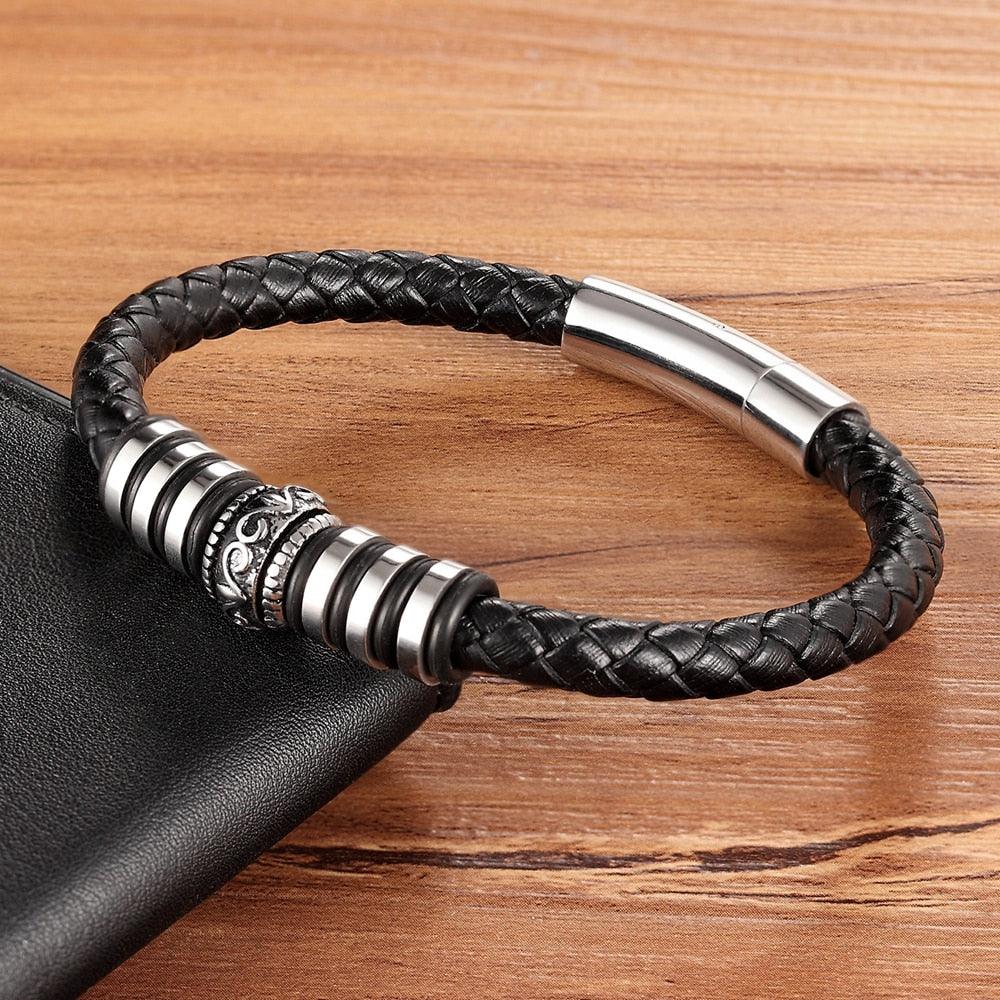 Pulseira Graphik Masculina com Detalhes Dourados e Couro Trançado | Luxej ©